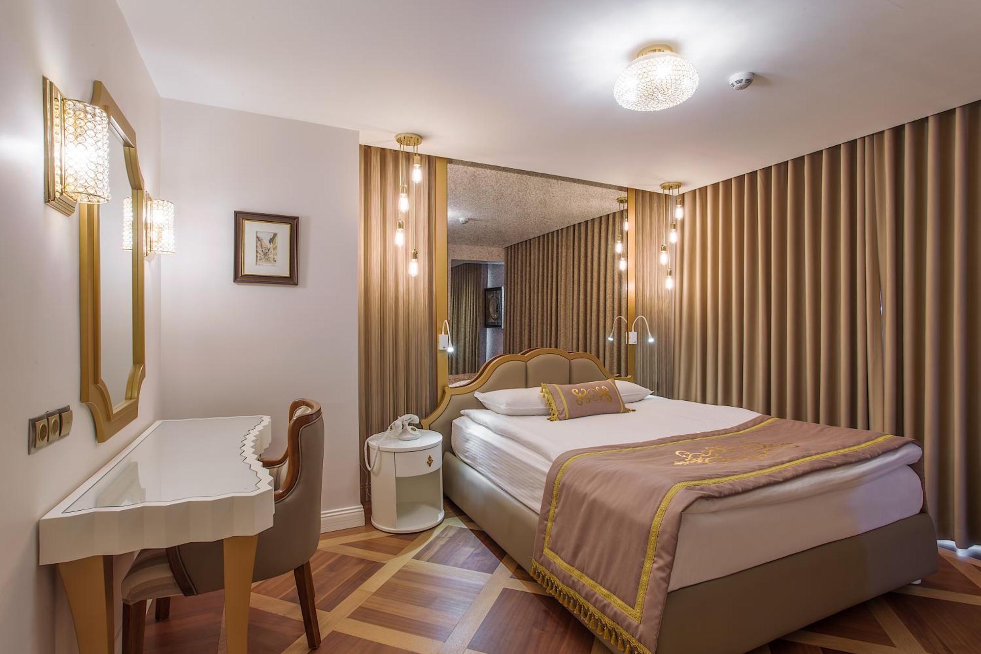 Izmir Palas Hotel 4*